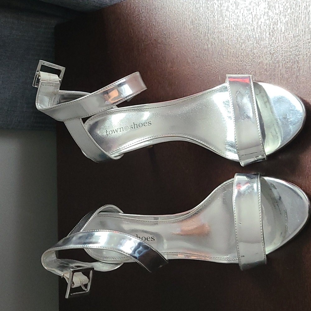 Town Shoes silver heels, Size 8, worn